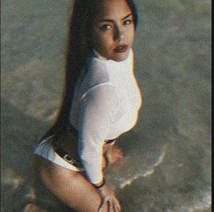 Meet your Posher, Emilis